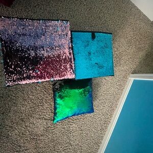 Sequin Throw Pillow Set in Multicolor
